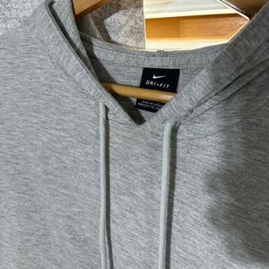 NIKE women's grey cropped long sleeve